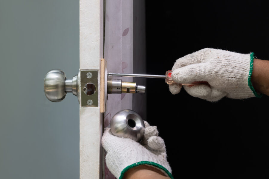 Fixing Your Broken Door Knob in 3 Easy Steps in Washington, MO